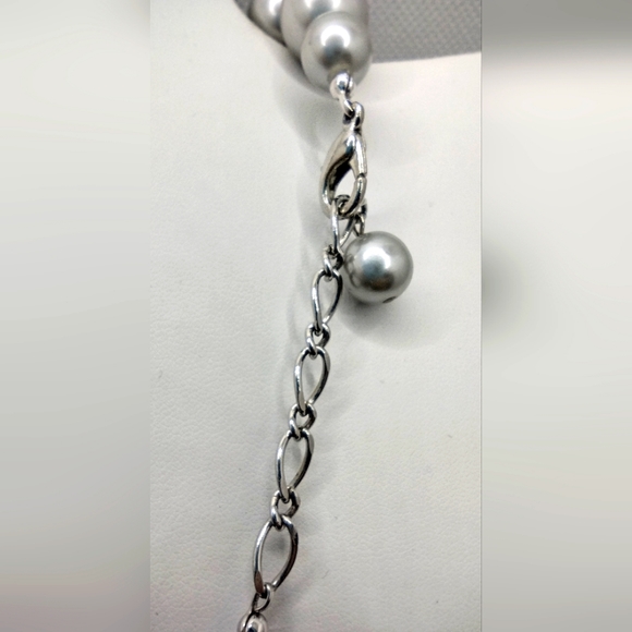 Fashion Faux Light Grey Pearls Chunky Choker Style Necklace - Picture 2 of 3